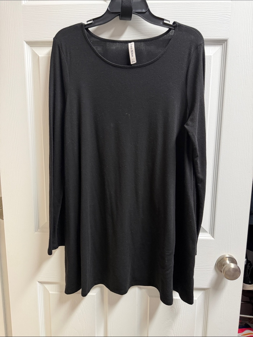 Zenana Premium Black Long Sleeve Scoop Neck Tunic Top